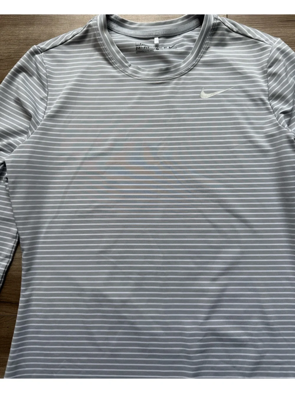 Nike Golf Women’s long sleeve Dri-fit crewneck shirt size s grey white stripes